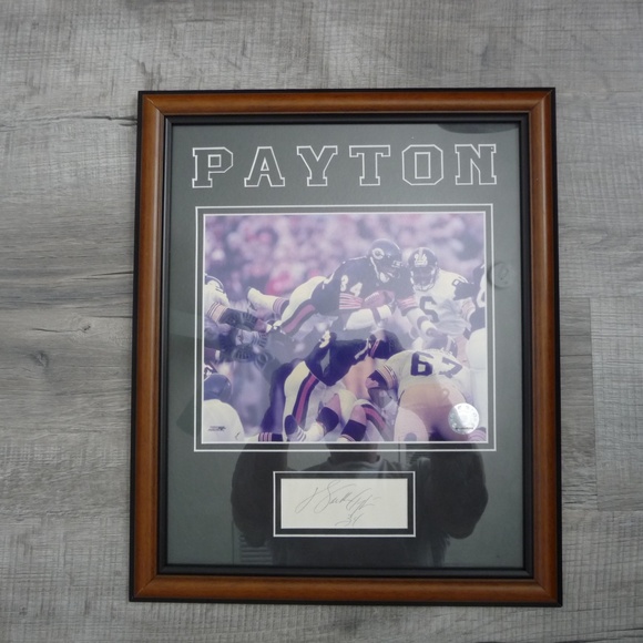 Walter Payton Signed Bears Framed Photo
